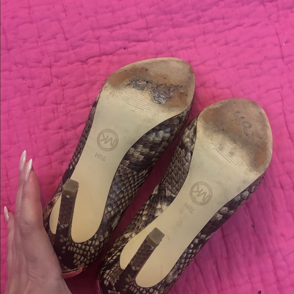 Michael Kors Brown and Tan Snake Print Heels, US7,5 - Picture 8 of 8